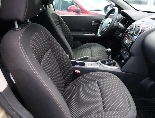 Nissan Qashqai  2.0 dCi Visia