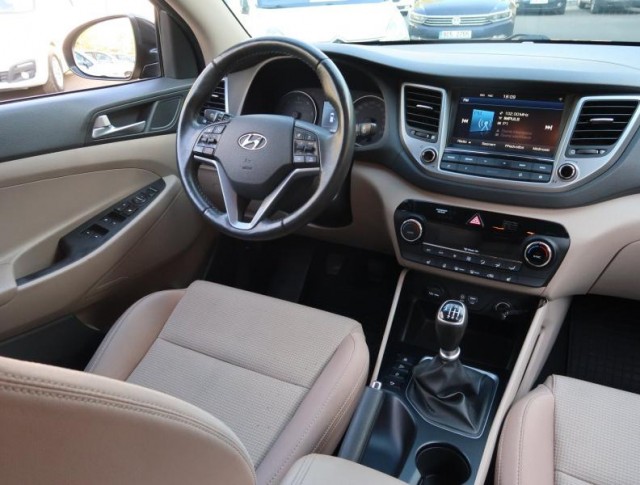 Hyundai Tucson  1.7 CRDi Trikolor
