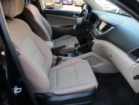 Hyundai Tucson  1.7 CRDi Trikolor