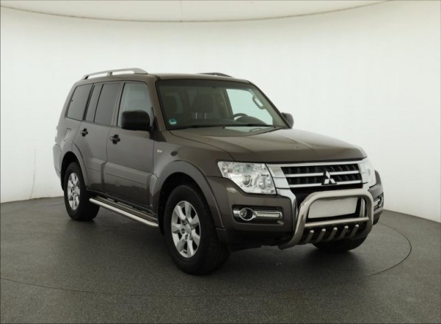 Mitsubishi Pajero  3.2 DI-D 