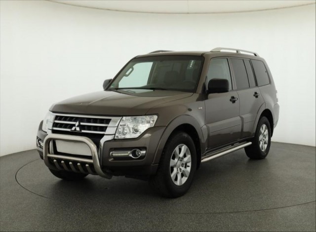 Mitsubishi Pajero  3.2 DI-D 