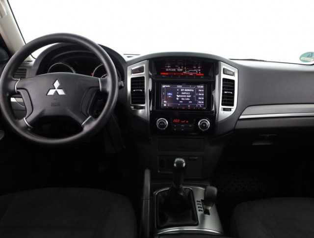 Mitsubishi Pajero  3.2 DI-D 