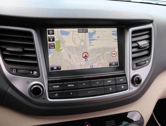 Hyundai Tucson  1.7 CRDi Trikolor