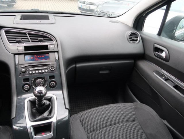 Peugeot 5008  2.0 HDI 