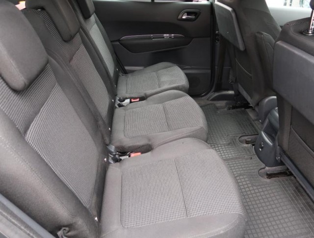 Peugeot 5008  2.0 HDI 