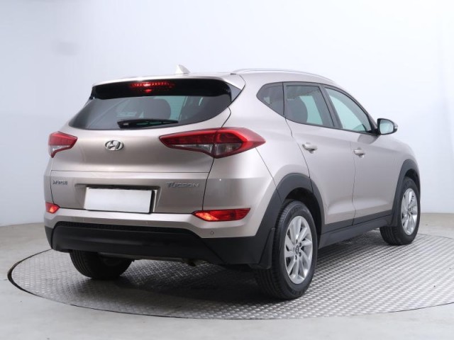 Hyundai Tucson  1.7 CRDi Trikolor