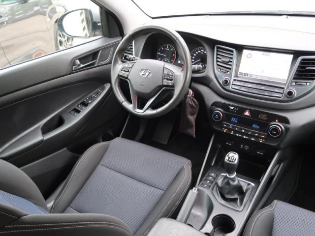 Hyundai Tucson  1.7 CRDi Trikolor
