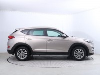 Hyundai Tucson  1.7 CRDi Trikolor