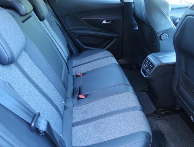 Peugeot 3008  1.2 PureTech Allure Pack