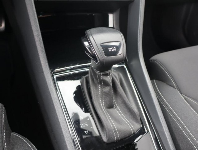 Škoda Karoq  1.5 TSI Sportline