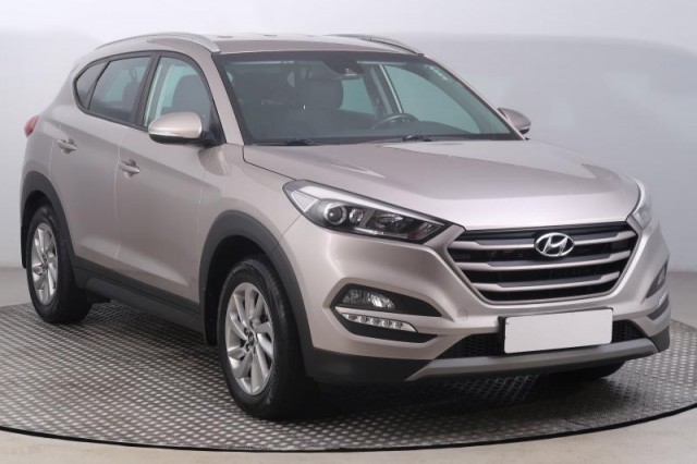 Hyundai Tucson  1.7 CRDi Trikolor