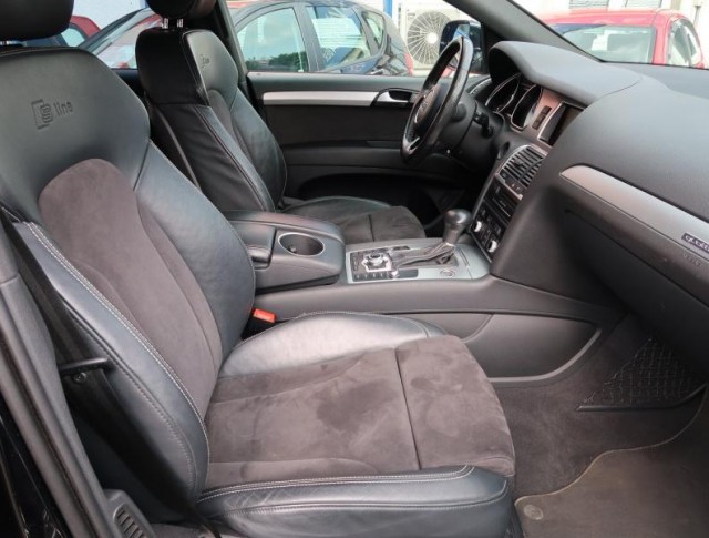 Audi Q7  3.0 TDI S-Line