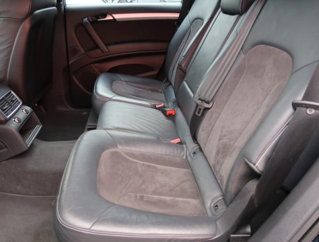 Audi Q7  3.0 TDI S-Line