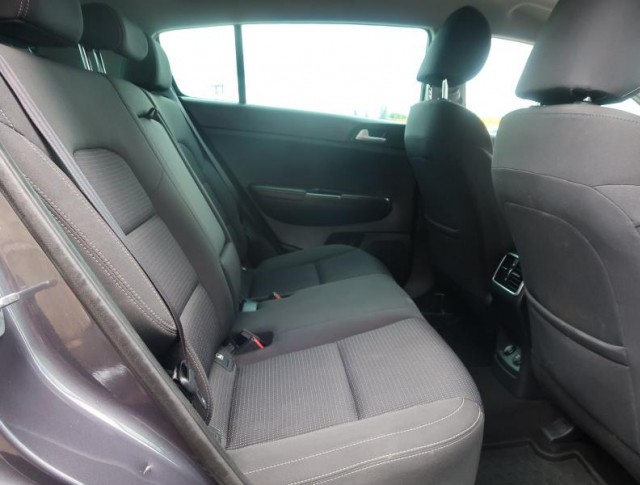 Kia Sportage  2.0 CRDi 