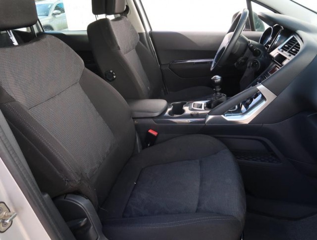 Peugeot 3008  1.6 HDi 