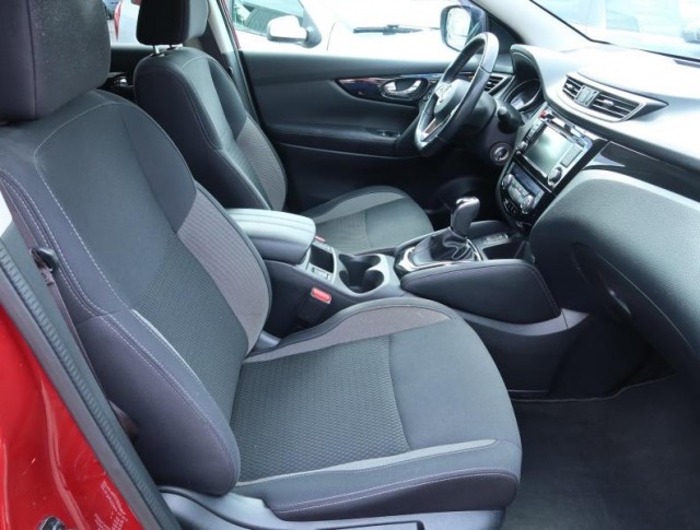 Nissan Qashqai  1.3 DIG-T 