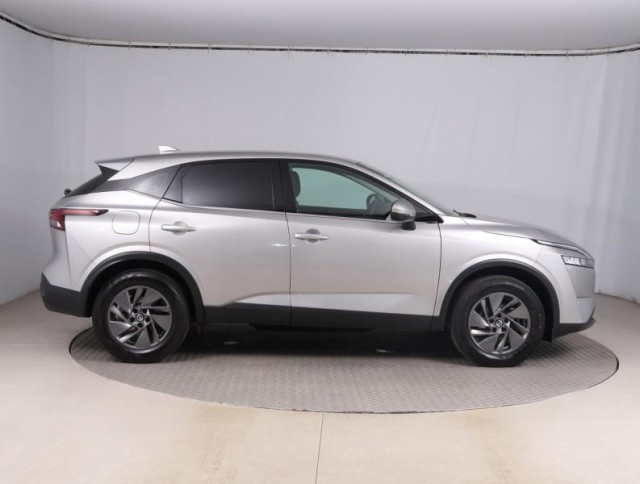 Nissan Qashqai  1.3 DIG-T MHEV 
