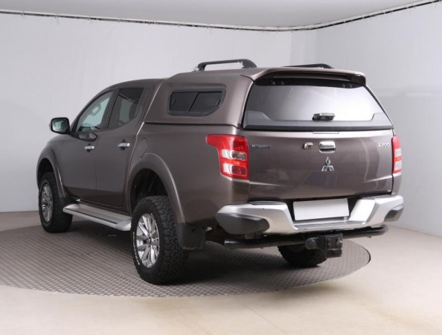 Mitsubishi L200  2.4 DI-D Comfort