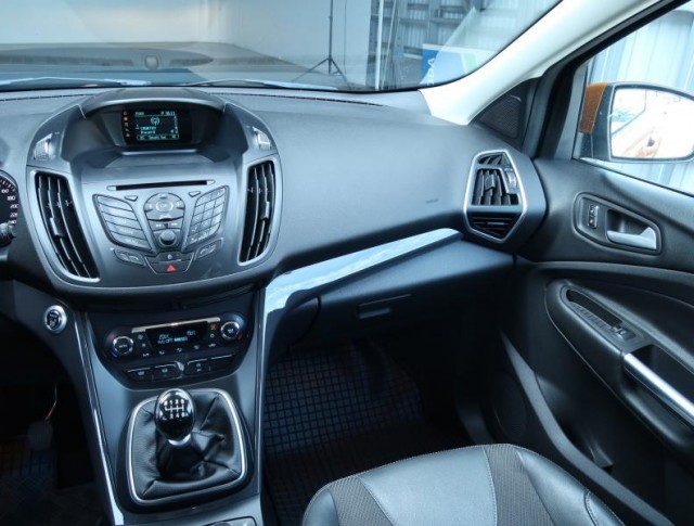 Ford Kuga  1.5 EcoBoost Titanium