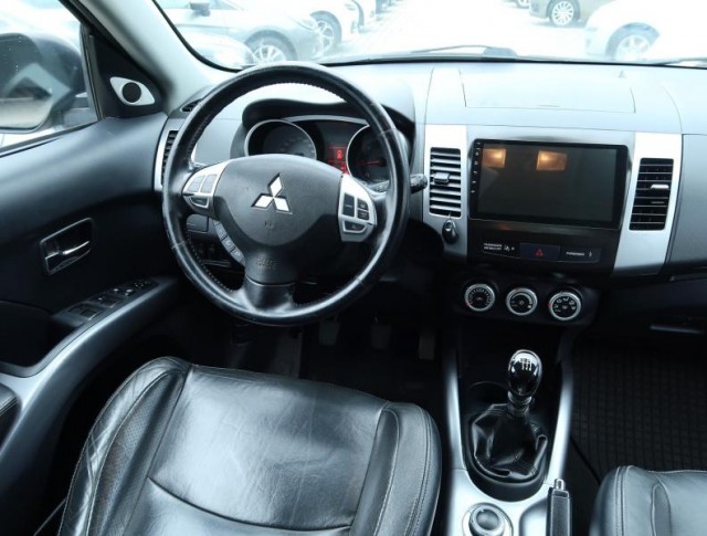 Mitsubishi Outlander  2.0 DI-D 