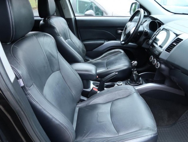 Mitsubishi Outlander  2.0 DI-D 