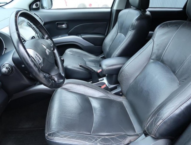 Mitsubishi Outlander  2.0 DI-D 