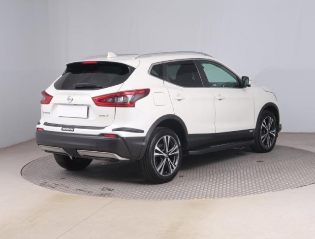 Nissan Qashqai  1.2 DIG-T 