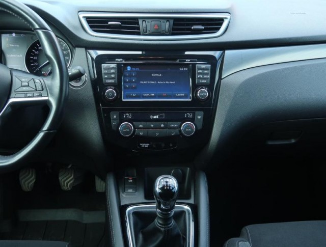 Nissan Qashqai  1.2 DIG-T 