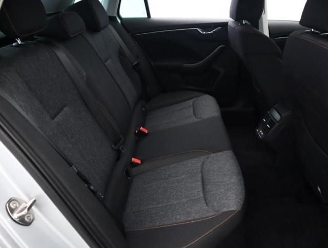 Škoda Kamiq  1.0 TSI Ambition Plus