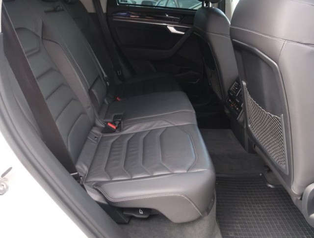 Volkswagen Touareg  3.0 TDI 