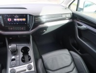 Volkswagen Touareg  3.0 TDI 