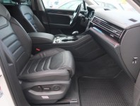 Volkswagen Touareg  3.0 TDI 