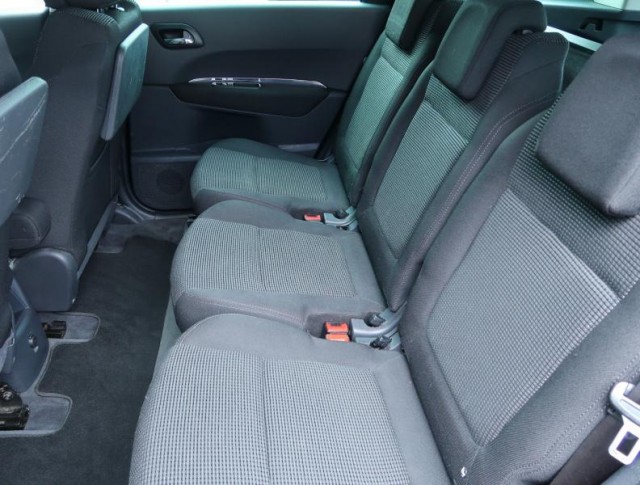 Peugeot 5008  1.6 HDi 