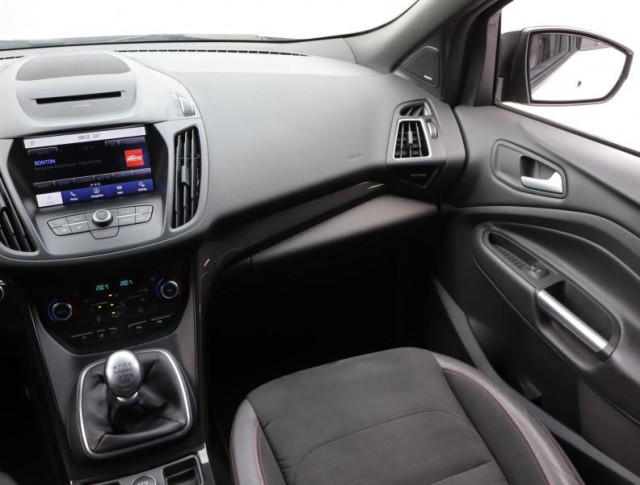 Ford Kuga  1.5 EcoBoost ST-Line