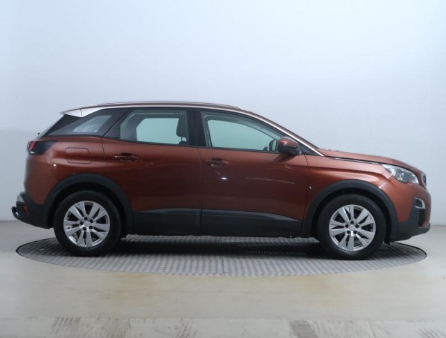 Peugeot 3008  1.2 PureTech Family