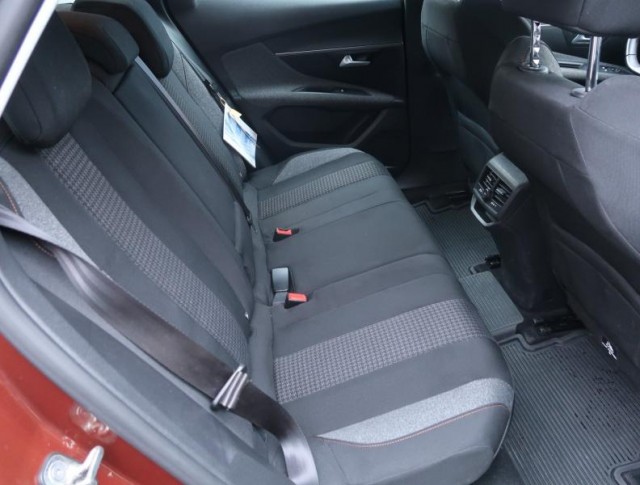 Peugeot 3008  1.2 PureTech Family