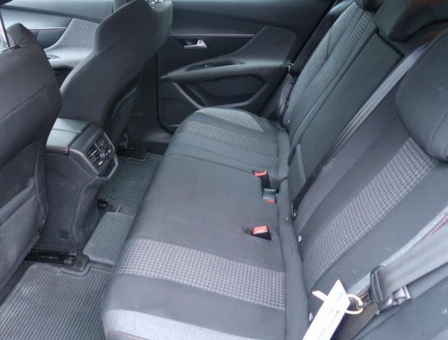 Peugeot 3008  1.2 PureTech Family