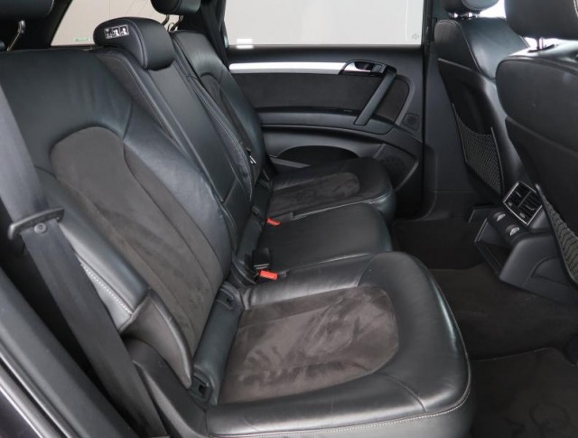 Audi Q7  3.0 TDI S-Line