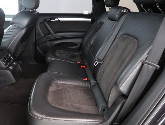 Audi Q7  3.0 TDI S-Line