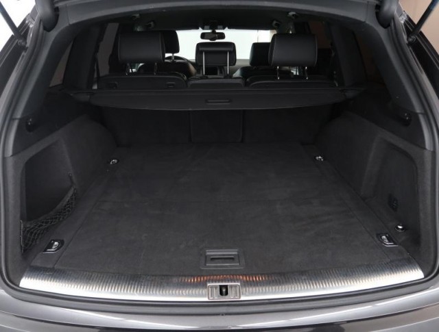 Audi Q7  3.0 TDI S-Line