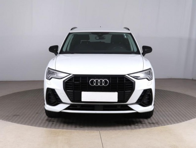 Audi Q3  40 TFSI S line