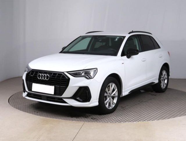 Audi Q3  40 TFSI S line