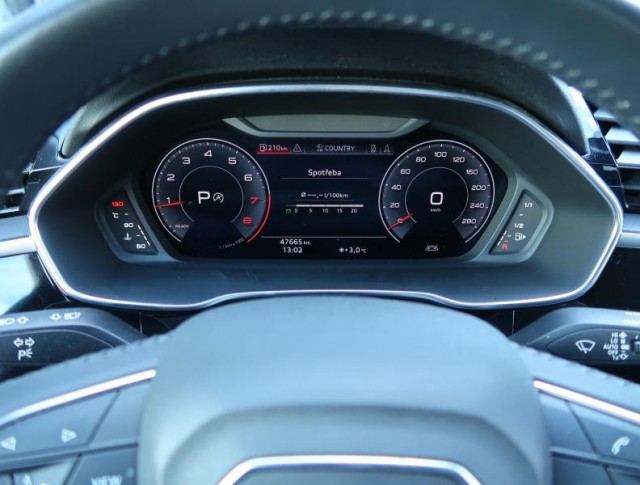 Audi Q3  40 TFSI S line