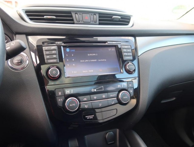 Nissan Qashqai  1.2 DIG-T N-Connecta