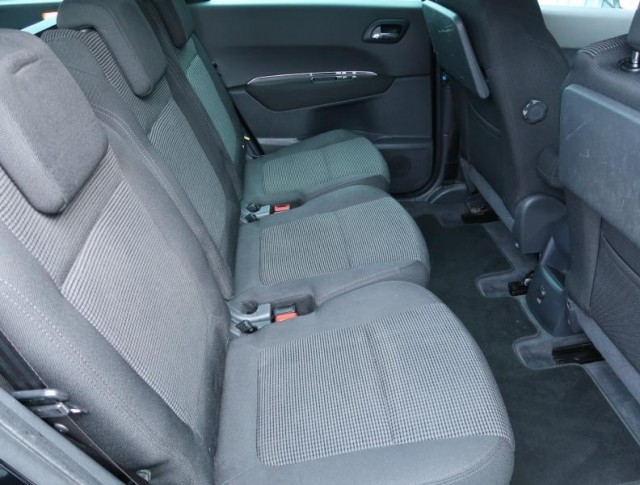 Peugeot 5008  1.6 HDi 