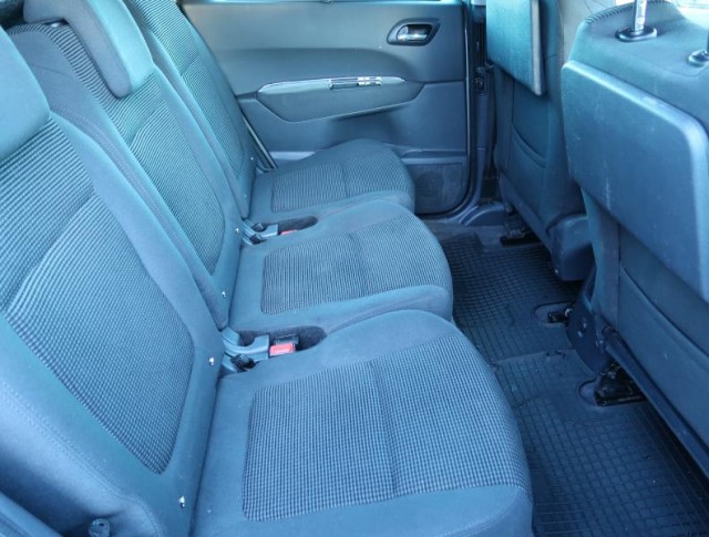 Peugeot 5008  1.6 HDi Access