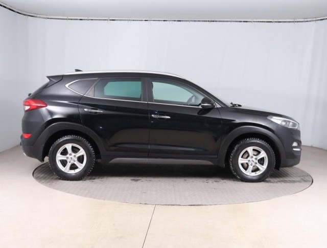 Hyundai Tucson  2.0 CRDi 