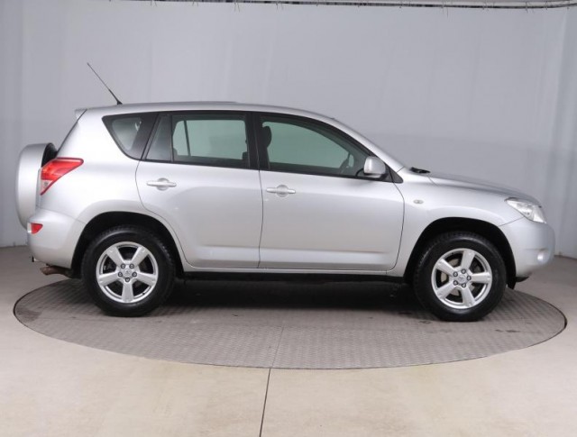 Toyota RAV 4  2.0 VVT-i Selection
