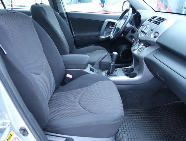 Toyota RAV 4  2.0 VVT-i Selection