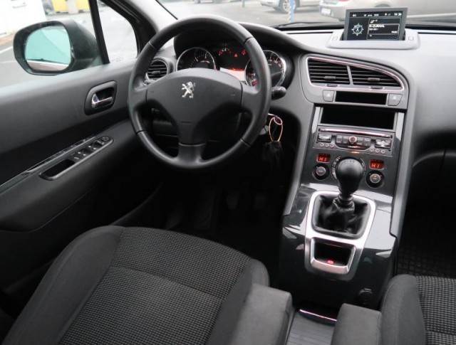 Peugeot 5008  1.6 HDi 